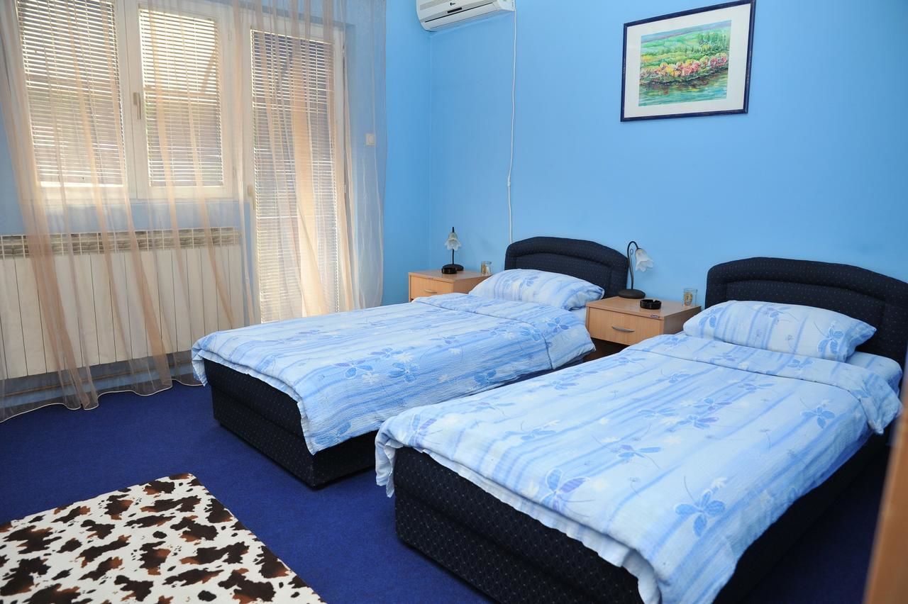 Гостевой дом Guesthouse Prenociste Faraon Плевля